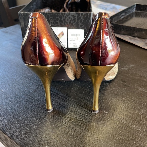 Baby Phat Women’s Gold Brown Slip On High Heels Dress Shoes Size 9 - Picture 3 of 7